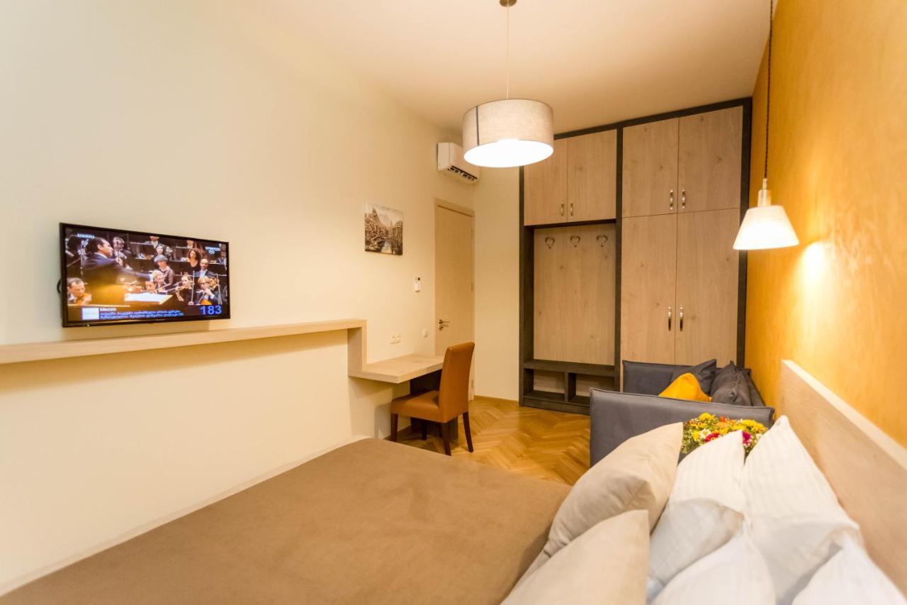 Luxury 3 Bedroom Apartment By Freedom Square City Center 第比利斯 外观 照片